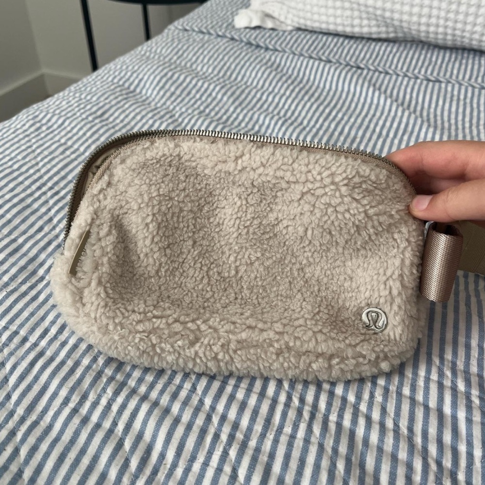 lulu sherpa belt bag